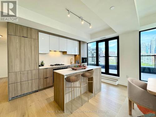 903 - 123 Portland Street, Toronto (Waterfront Communities), ON - Indoor Photo Showing Kitchen