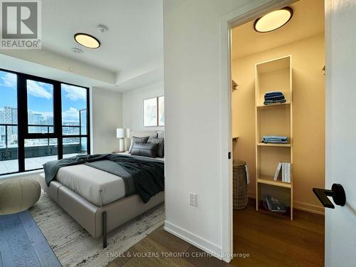 903 - 123 Portland Street, Toronto (Waterfront Communities), ON - Indoor Photo Showing Bedroom