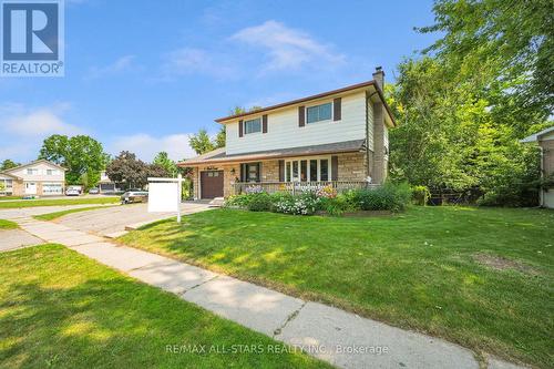 5 Burk Court, Clarington (Bowmanville), ON - Outdoor With Deck Patio Veranda With Facade