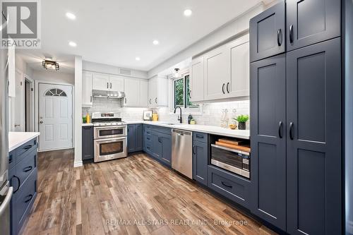 5 Burk Court, Clarington (Bowmanville), ON - Indoor Photo Showing Kitchen With Stainless Steel Kitchen With Upgraded Kitchen