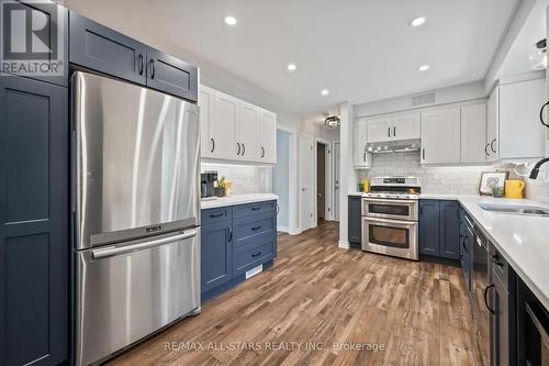 5 Burk Court, Clarington (Bowmanville), ON - Indoor Photo Showing Kitchen With Stainless Steel Kitchen With Upgraded Kitchen