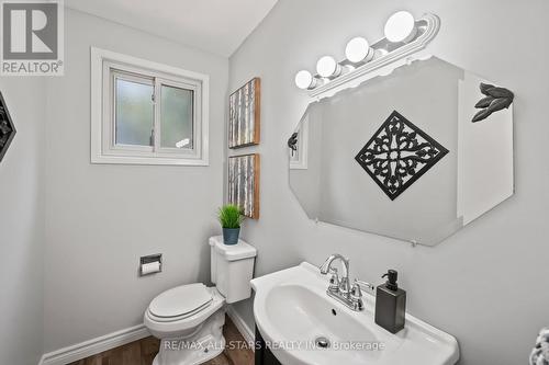 5 Burk Court, Clarington (Bowmanville), ON - Indoor Photo Showing Bathroom