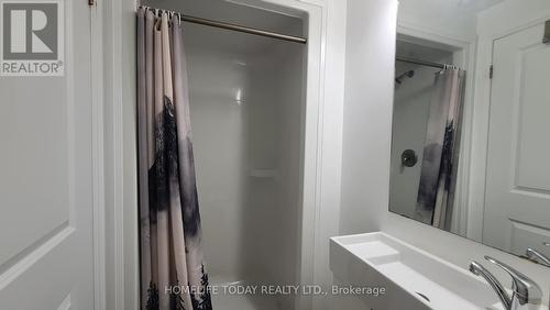 403 - 1900 Simcoe Street N, Oshawa (Samac), ON - Indoor Photo Showing Bathroom