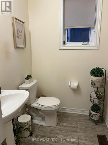 Upper - 37 Homestead Way, Thorold, ON - Indoor Photo Showing Bathroom