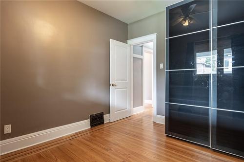 Bedroom (front) - 46 Rosslyn Avenue N, Hamilton, ON - Indoor Photo Showing Other Room