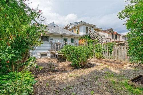 Rear yard/deck - 46 Rosslyn Avenue N, Hamilton, ON - Outdoor