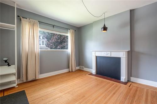 Living Room - 46 Rosslyn Avenue N, Hamilton, ON - Indoor Photo Showing Other Room