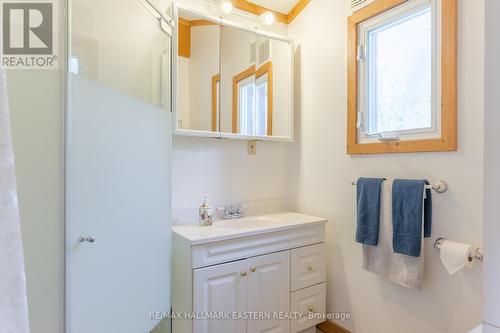 152A Paradise Landing Road, Hastings Highlands, ON - Indoor Photo Showing Bathroom