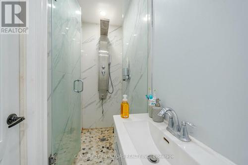 8830 Heritage Road, Brampton, ON - Indoor Photo Showing Bathroom