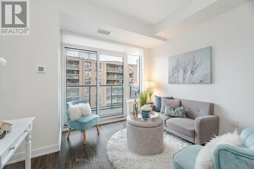 604 - 212 King William Street, Hamilton (Beasley), ON - Indoor Photo Showing Living Room