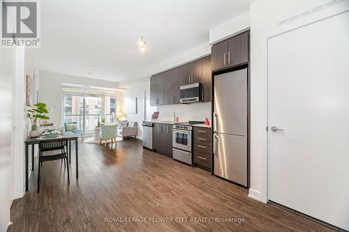 604 - 212 King William Street, Hamilton (Beasley), ON - Indoor Photo Showing Kitchen With Stainless Steel Kitchen