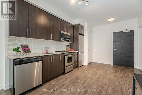 604 - 212 King William Street, Hamilton (Beasley), ON - Indoor Photo Showing Kitchen With Stainless Steel Kitchen