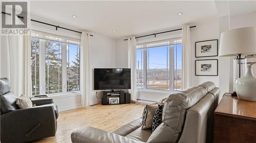 40 Leblanc, Mcintosh Hill, NB - Indoor Photo Showing Living Room