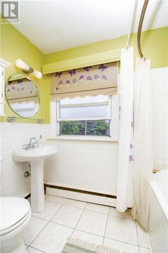 192 Mount Royal Boulevard, Moncton, NB - Indoor Photo Showing Bathroom