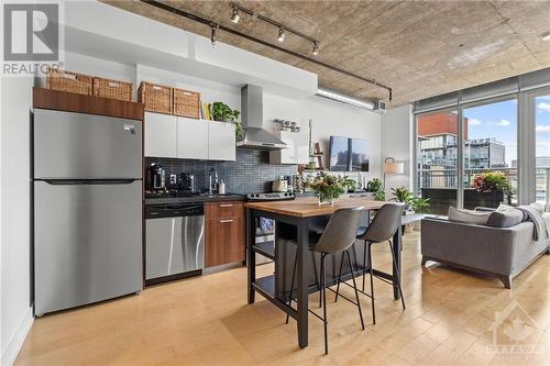 340 Mcleod Street Unit#739, Ottawa, ON - Indoor Photo Showing Kitchen With Stainless Steel Kitchen