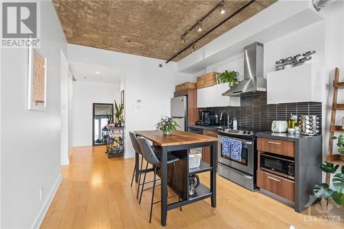 340 Mcleod Street Unit#739, Ottawa, ON - Indoor Photo Showing Kitchen