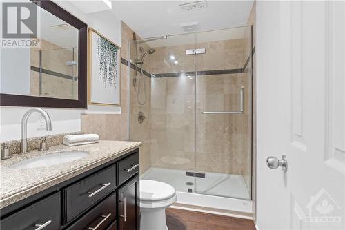 826 Clearbrook Drive, Ottawa, ON - Indoor Photo Showing Bathroom