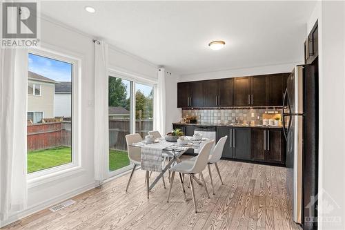 826 Clearbrook Drive, Ottawa, ON - Indoor Photo Showing Dining Room