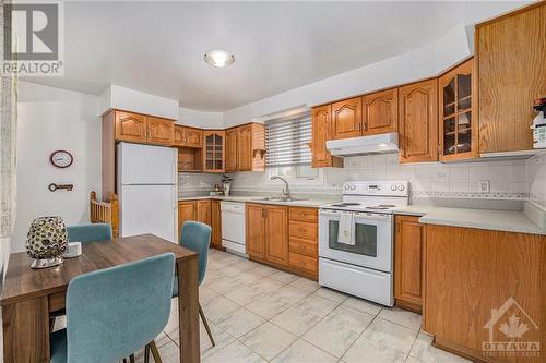 7 Lyall Street, Ottawa, ON - Indoor Photo Showing Kitchen