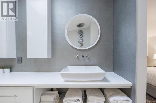 2 Linden Place, St. John'S, NL - Indoor Photo Showing Bathroom