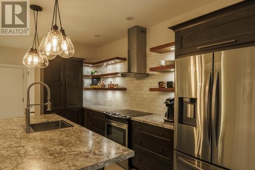 2 Linden Place, St. John'S, NL - Indoor Photo Showing Kitchen With Upgraded Kitchen