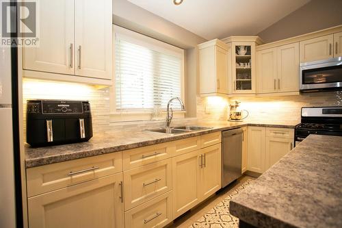 108 Crimson Ridge Dr, Sault Ste. Marie, ON - Indoor Photo Showing Kitchen With Double Sink