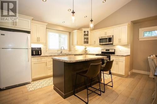 108 Crimson Ridge Dr, Sault Ste. Marie, ON - Indoor Photo Showing Kitchen