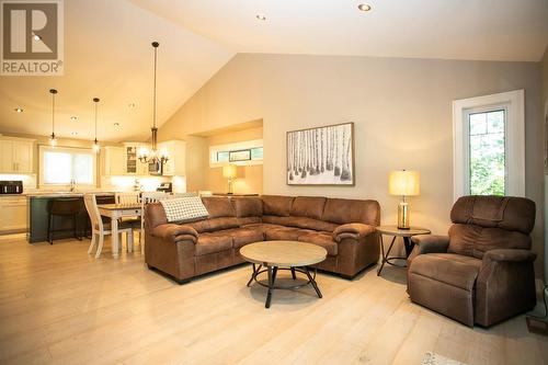 108 Crimson Ridge Dr, Sault Ste. Marie, ON - Indoor Photo Showing Living Room