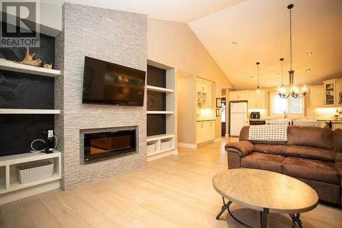 108 Crimson Ridge Dr, Sault Ste. Marie, ON - Indoor Photo Showing Living Room With Fireplace