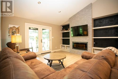 108 Crimson Ridge Dr, Sault Ste. Marie, ON - Indoor Photo Showing Living Room With Fireplace