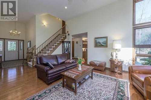 10364 Pinetree Drive, Lambton Shores (Grand Bend), ON - Indoor Photo Showing Living Room