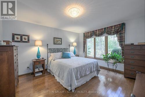 10364 Pinetree Drive, Lambton Shores (Grand Bend), ON - Indoor Photo Showing Bedroom