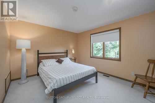 10364 Pinetree Drive, Lambton Shores (Grand Bend), ON - Indoor Photo Showing Bedroom