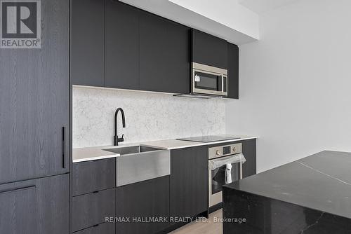 Ph 4 - 270 Dufferin Street, Toronto (South Parkdale), ON - Indoor Photo Showing Kitchen With Upgraded Kitchen