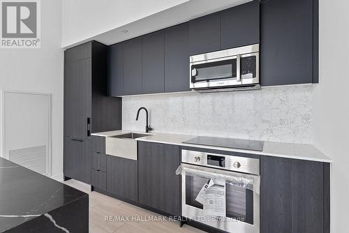 Ph 4 - 270 Dufferin Street, Toronto (South Parkdale), ON - Indoor Photo Showing Kitchen