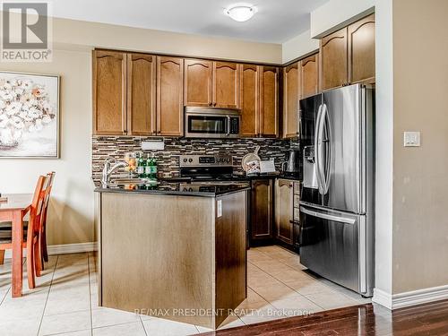 25 Sky Harbour Drive, Brampton (Bram West), ON - Indoor Photo Showing Kitchen With Upgraded Kitchen