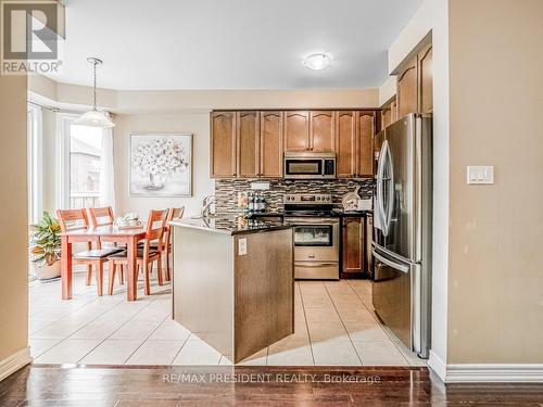 25 Sky Harbour Drive, Brampton (Bram West), ON - Indoor Photo Showing Kitchen With Upgraded Kitchen