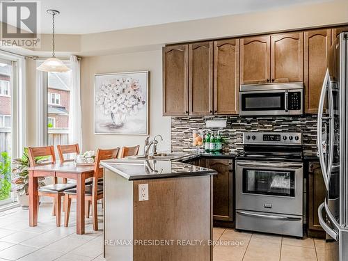 25 Sky Harbour Drive, Brampton (Bram West), ON - Indoor Photo Showing Kitchen With Upgraded Kitchen