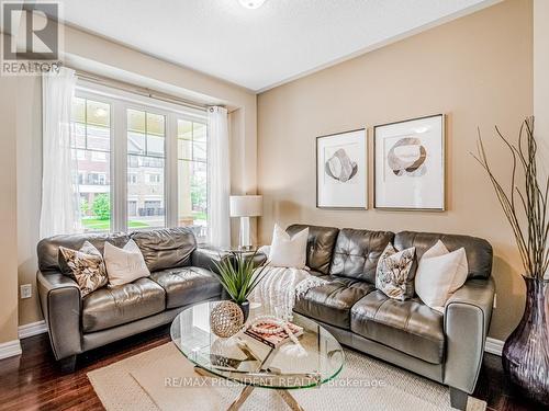 25 Sky Harbour Drive, Brampton (Bram West), ON - Indoor Photo Showing Living Room