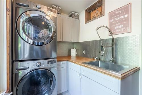 769 Old York Road, Burlington, ON - Indoor Photo Showing Laundry Room