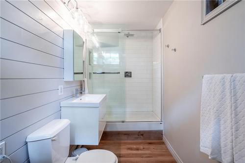 769 Old York Road, Burlington, ON - Indoor Photo Showing Bathroom