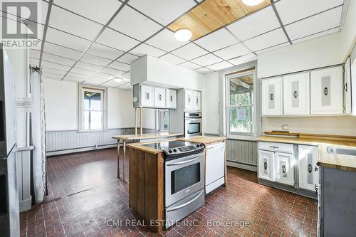 1527 Concession 10, Saugeen Shores, ON - Indoor Photo Showing Kitchen