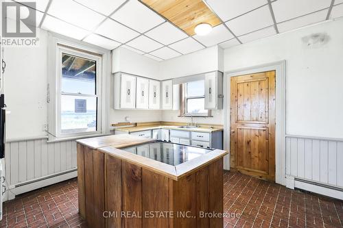 1527 Concession 10, Saugeen Shores, ON - Indoor Photo Showing Kitchen