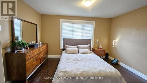 88 Kensington Avenue N, Hamilton (Crown Point), ON - Indoor Photo Showing Bedroom