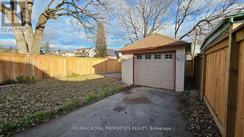 88 Kensington Avenue N, Hamilton (Crown Point), ON - Outdoor