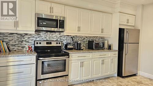 88 Kensington Avenue N, Hamilton (Crown Point), ON - Indoor Photo Showing Kitchen With Stainless Steel Kitchen