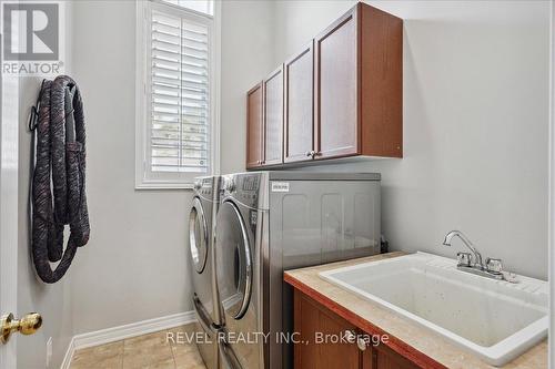 3105 Jenn Avenue, Burlington, ON - Indoor Photo Showing Laundry Room