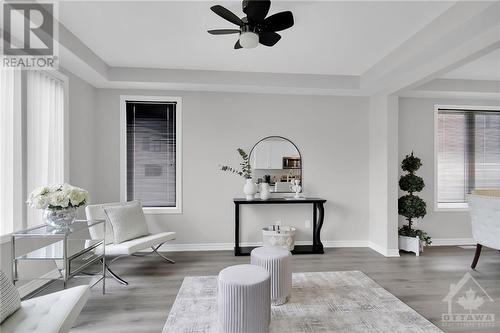 133 Pictou Crescent, Stittsville, ON - Indoor Photo Showing Living Room