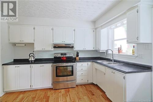 12 Hillsleigh Court, Douglas, NB - Indoor Photo Showing Kitchen With Double Sink