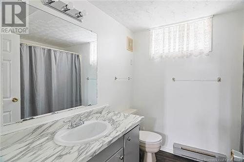 12 Hillsleigh Court, Douglas, NB - Indoor Photo Showing Bathroom